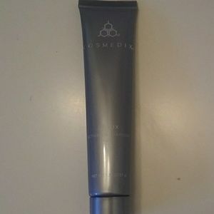 Activated charcoal mask